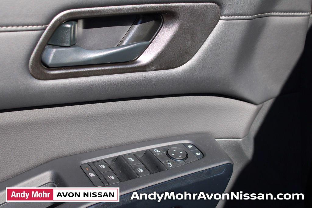 new 2025 Nissan Pathfinder car, priced at $40,925