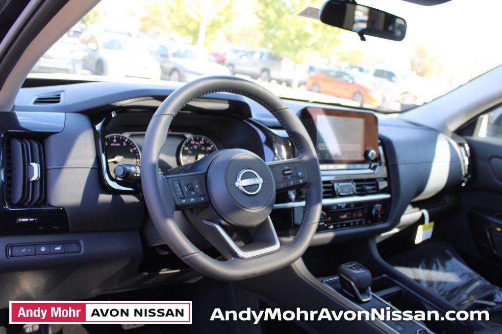 new 2025 Nissan Pathfinder car, priced at $40,925