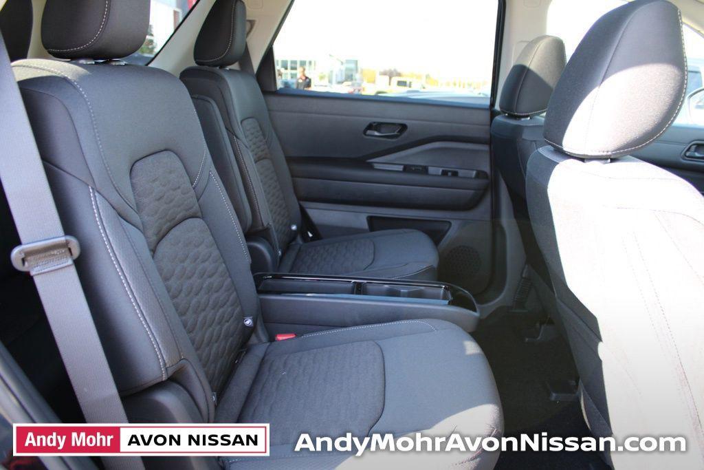 new 2025 Nissan Pathfinder car, priced at $40,925