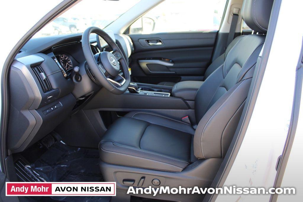 new 2025 Nissan Pathfinder car, priced at $39,205