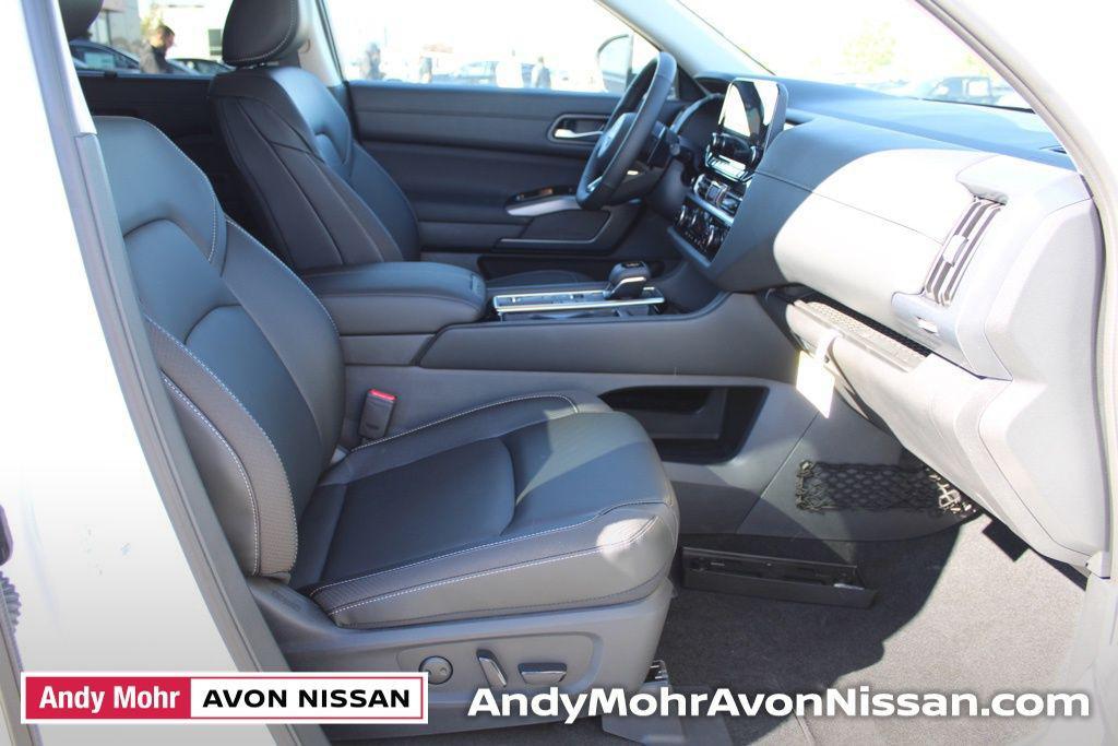 new 2025 Nissan Pathfinder car, priced at $39,205