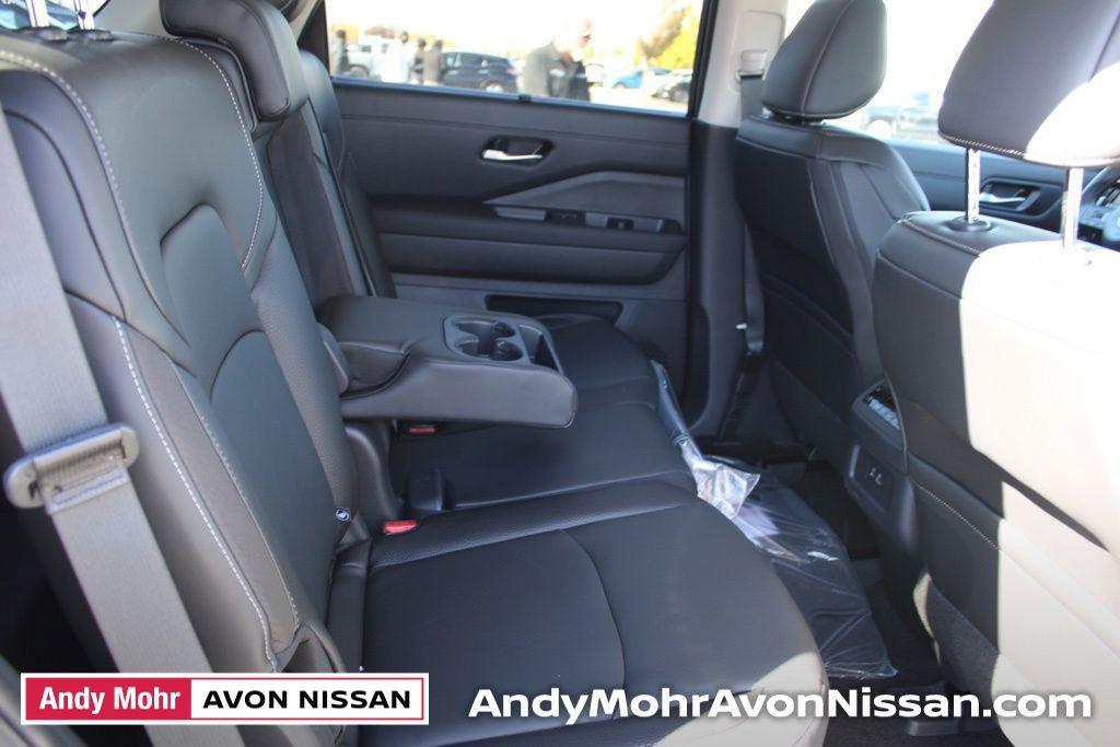new 2025 Nissan Pathfinder car, priced at $39,205