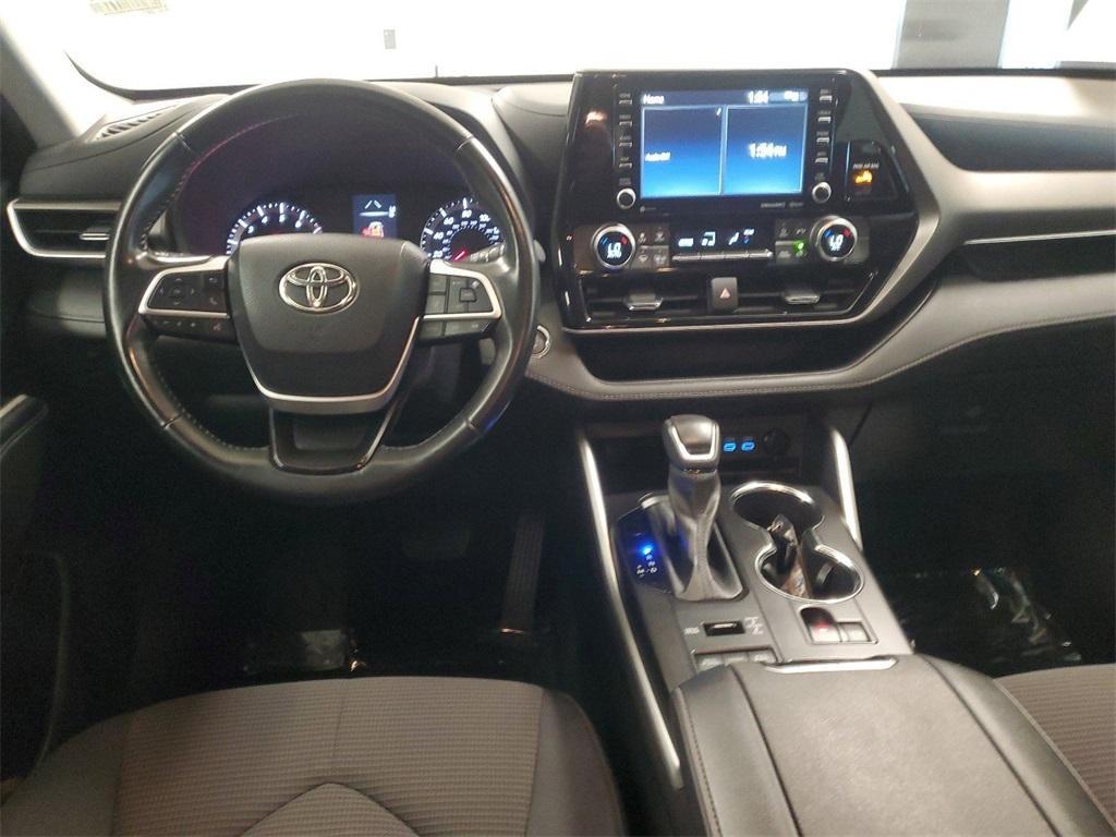 used 2022 Toyota Highlander car, priced at $30,951