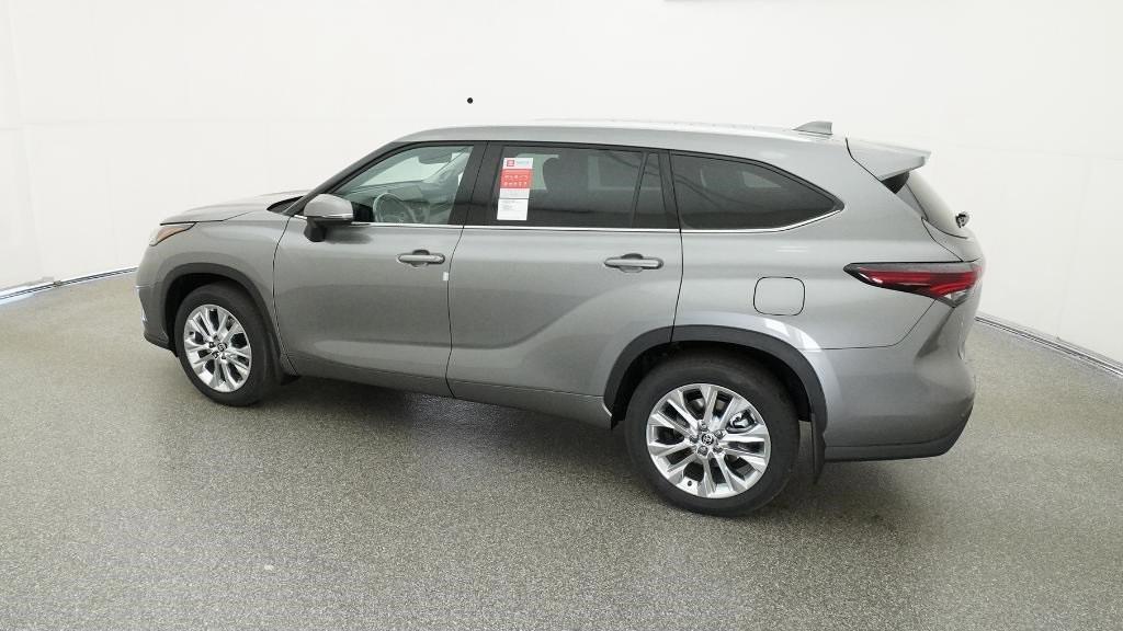 new 2025 Toyota Highlander car, priced at $53,178