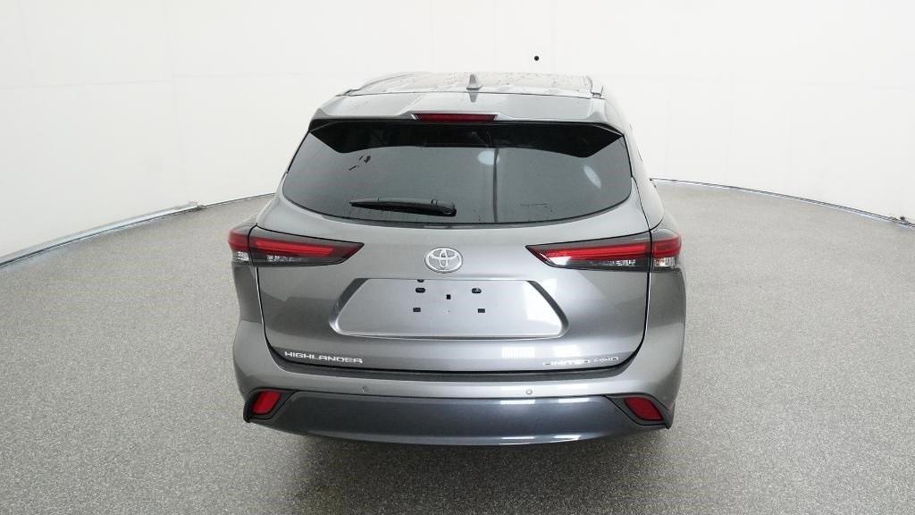 new 2025 Toyota Highlander car, priced at $53,178