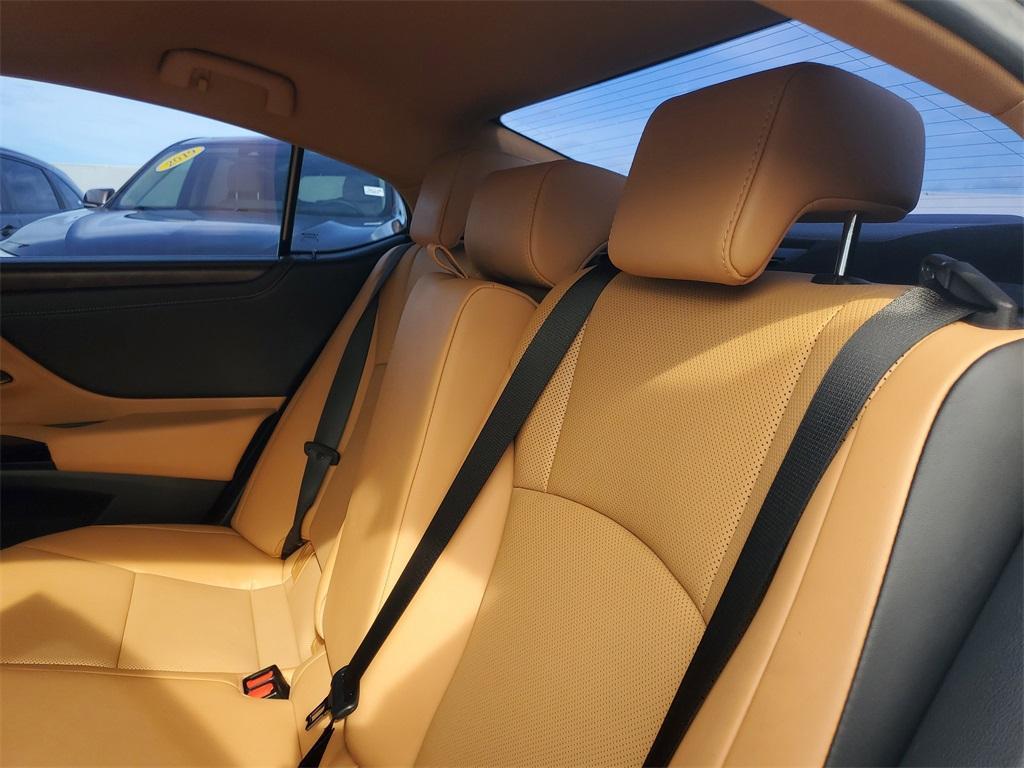 used 2022 Lexus ES 350 car, priced at $33,451