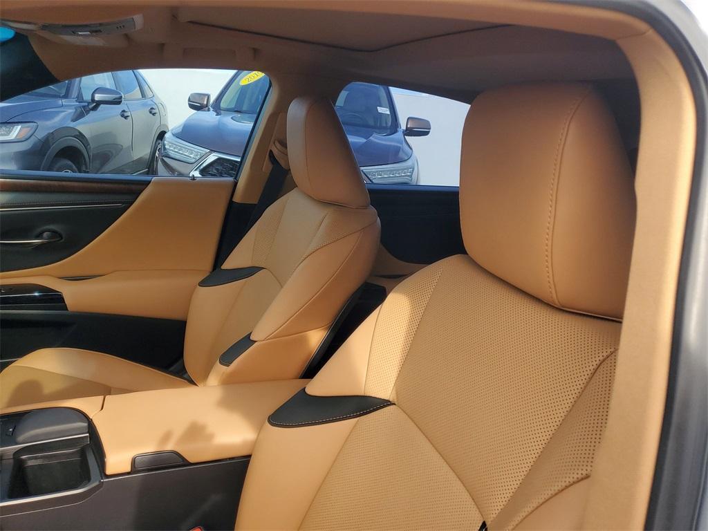 used 2022 Lexus ES 350 car, priced at $33,451