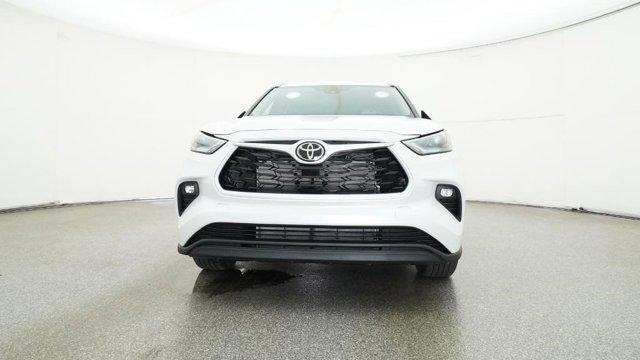 new 2025 Toyota Highlander car, priced at $47,628