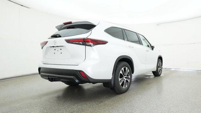 new 2025 Toyota Highlander car, priced at $47,628