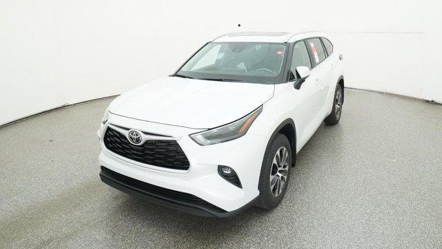 new 2025 Toyota Highlander car, priced at $47,628