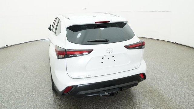 new 2025 Toyota Highlander car, priced at $47,628