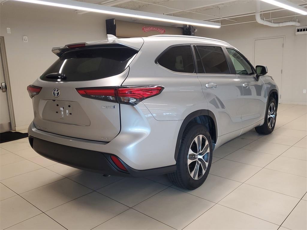 used 2023 Toyota Highlander Hybrid car, priced at $37,592