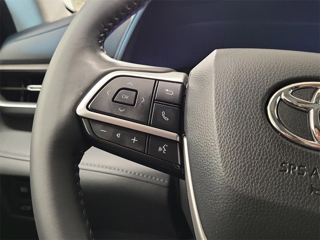 used 2024 Toyota Highlander car, priced at $35,992