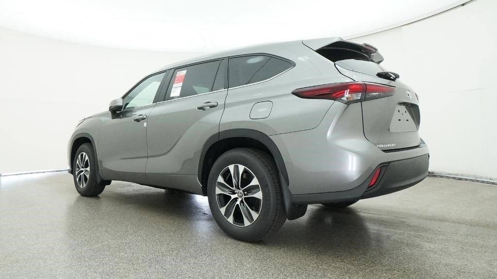 new 2025 Toyota Highlander car, priced at $46,501