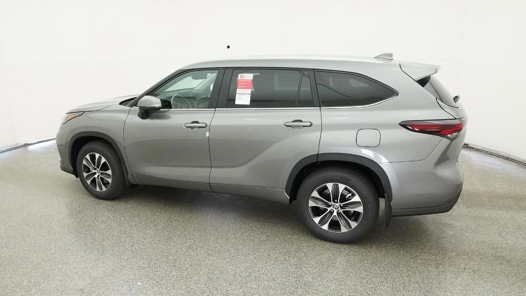 new 2025 Toyota Highlander car, priced at $46,501