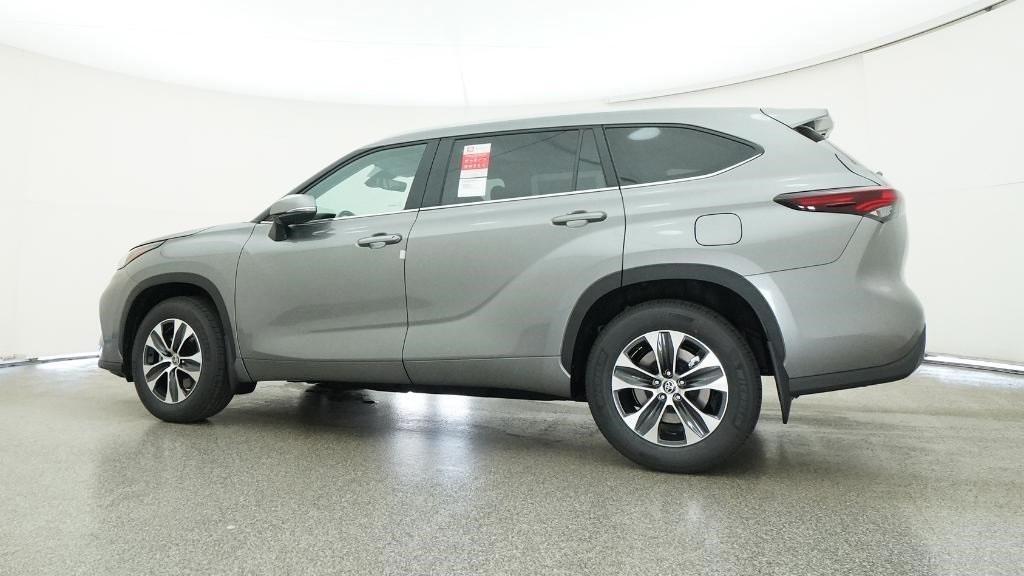 new 2025 Toyota Highlander car, priced at $46,501