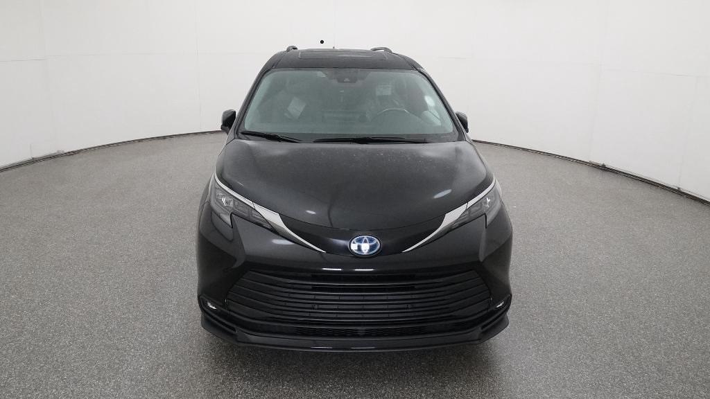 new 2025 Toyota Sienna car, priced at $47,462