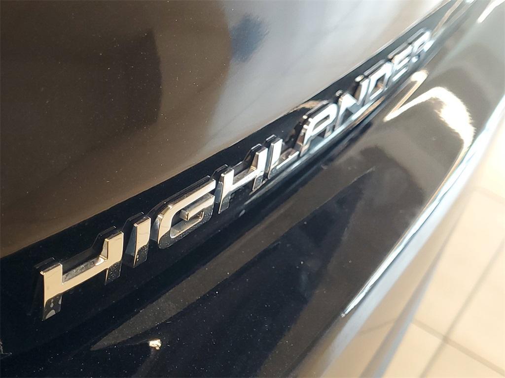 used 2023 Toyota Highlander car, priced at $32,991