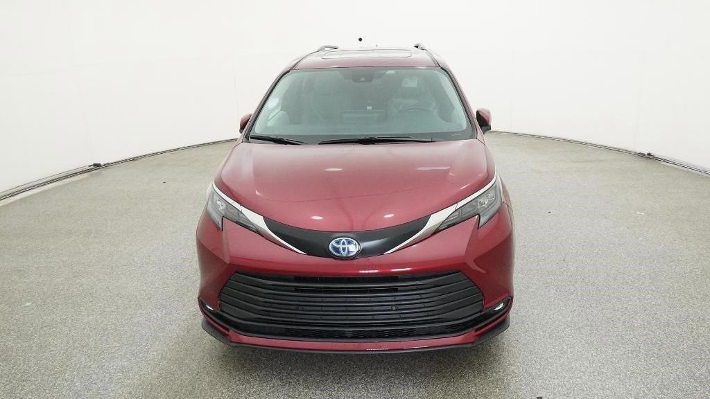new 2025 Toyota Sienna car, priced at $46,999