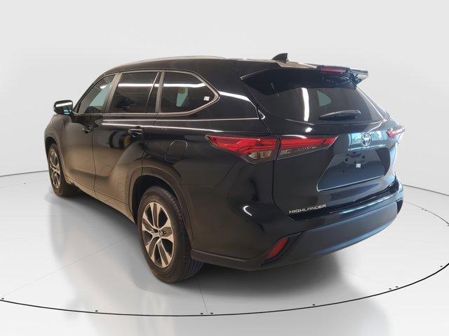 used 2023 Toyota Highlander car, priced at $34,451