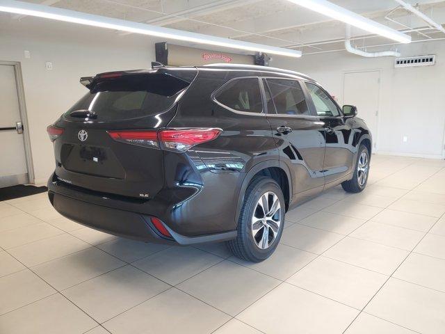 used 2023 Toyota Highlander car, priced at $34,451
