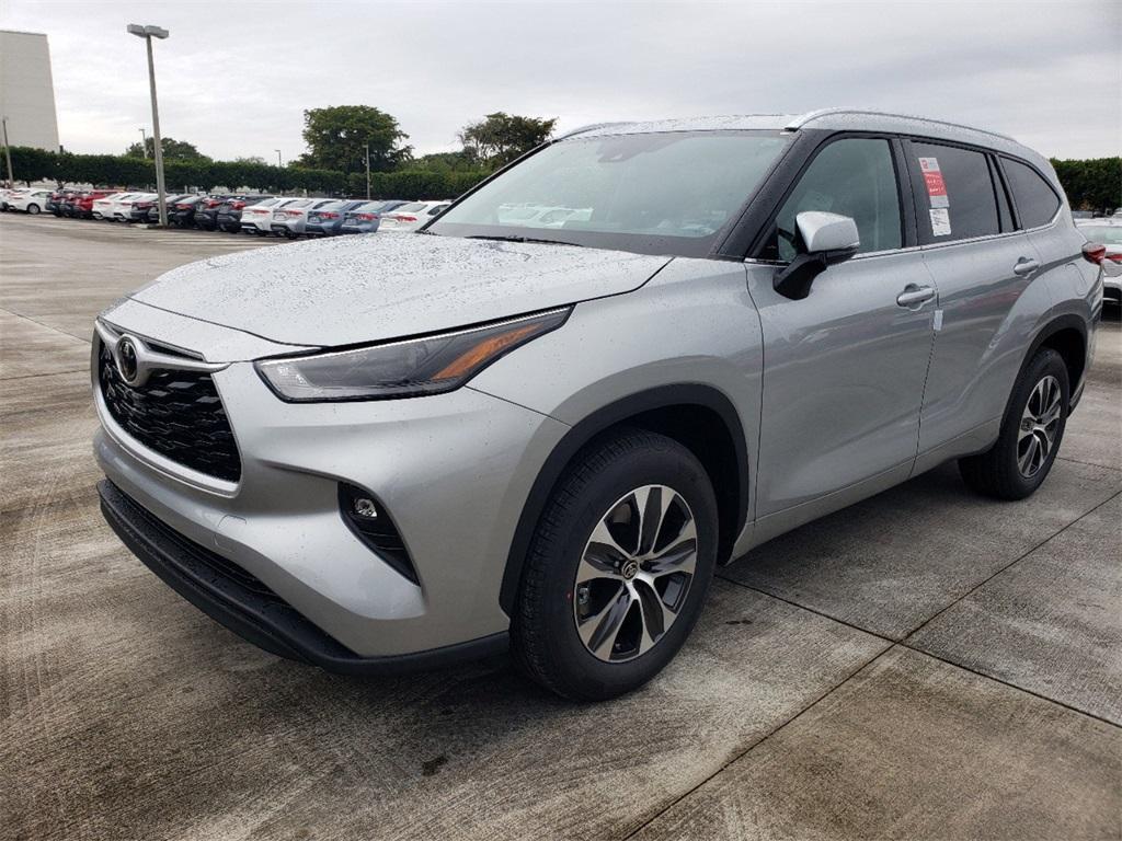 used 2022 Toyota Highlander car, priced at $30,792