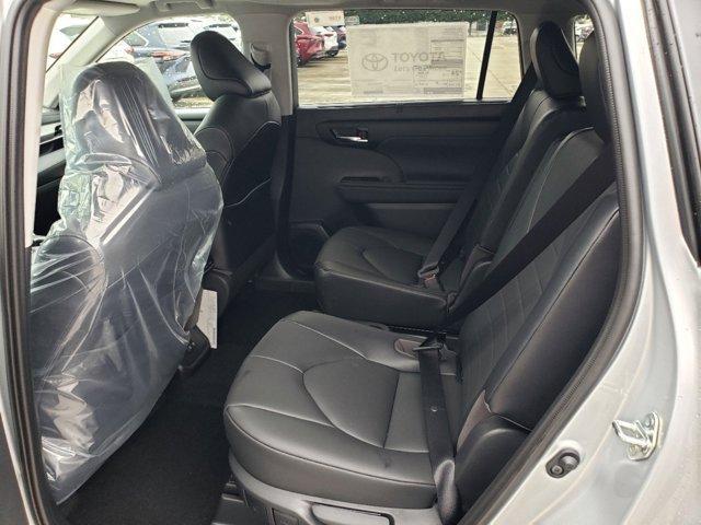 used 2022 Toyota Highlander car, priced at $30,454