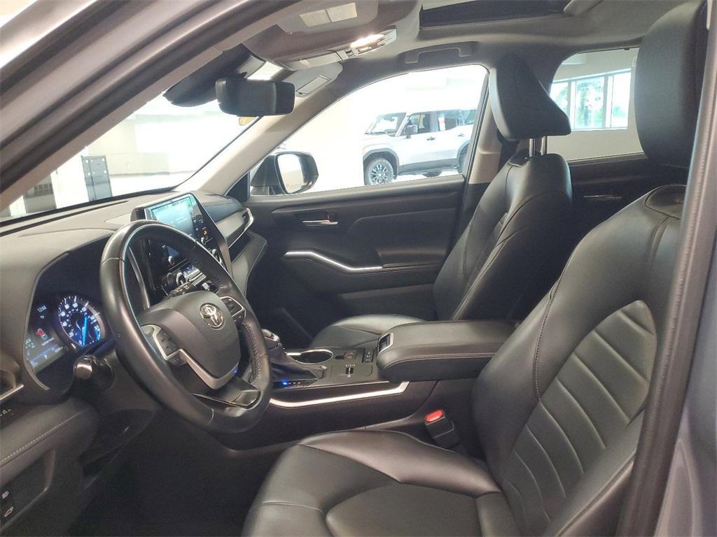 used 2022 Toyota Highlander Hybrid car, priced at $34,594