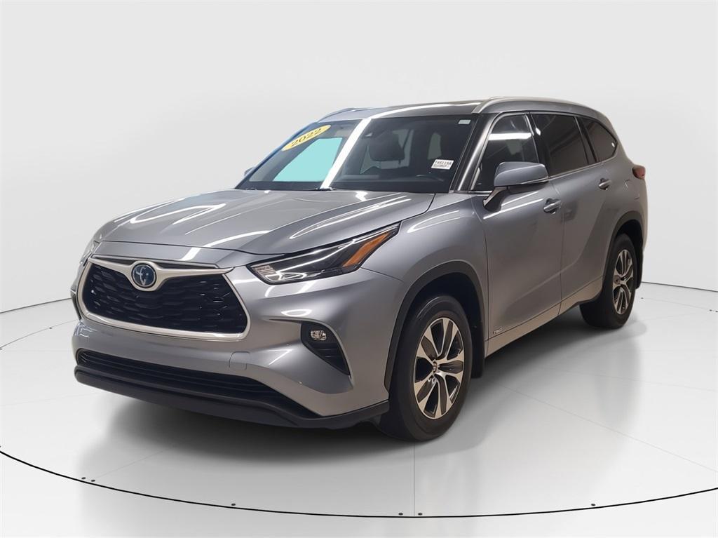 used 2022 Toyota Highlander Hybrid car, priced at $34,594