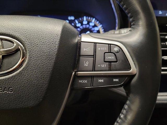 used 2022 Toyota Highlander car, priced at $36,993