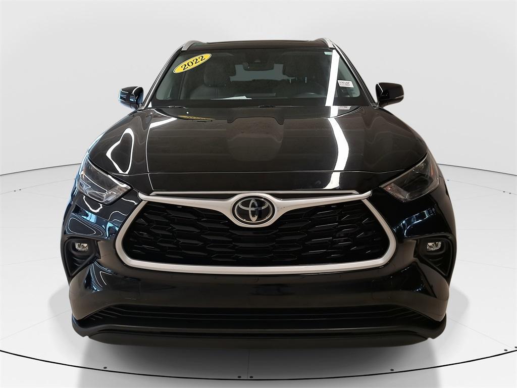 used 2022 Toyota Highlander car, priced at $33,792