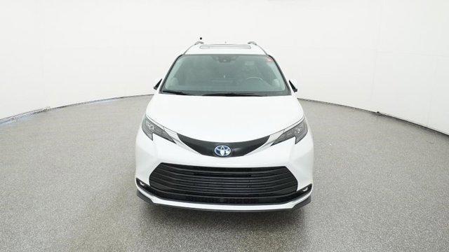 new 2025 Toyota Sienna car, priced at $49,524