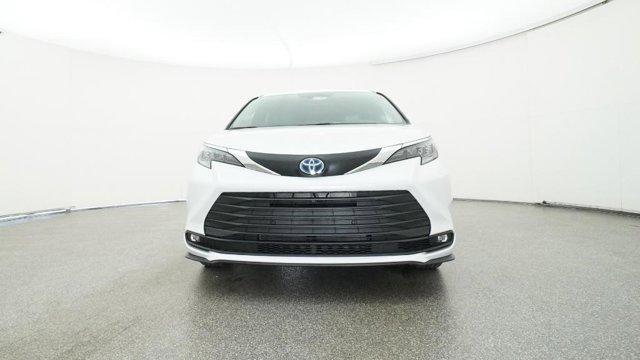 new 2025 Toyota Sienna car, priced at $49,524