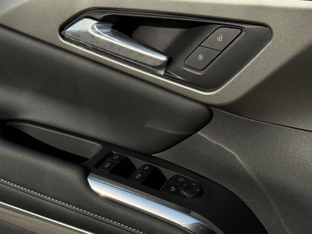 new 2025 Chevrolet Traverse car, priced at $42,139