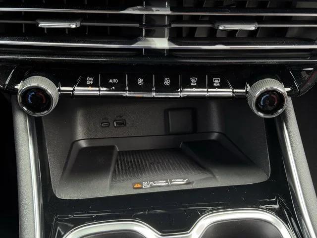 new 2025 Chevrolet Traverse car, priced at $53,557