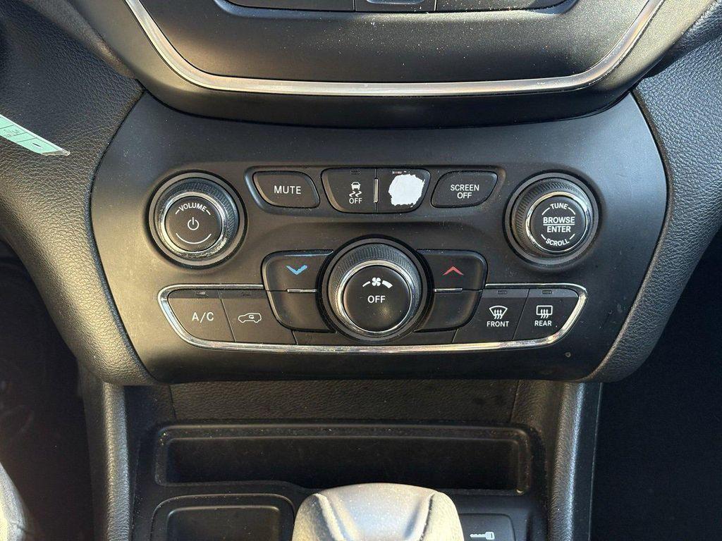 used 2019 Jeep Cherokee car, priced at $8,950