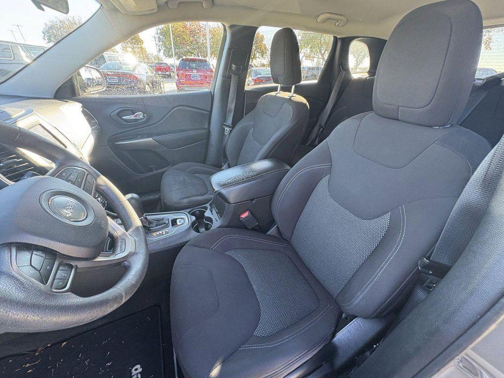 used 2019 Jeep Cherokee car, priced at $8,950