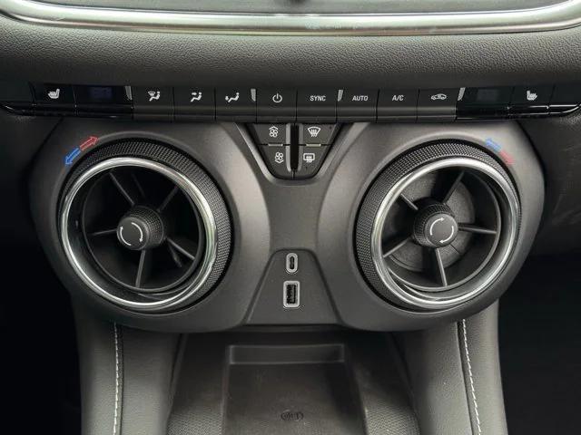 new 2025 Chevrolet Blazer car, priced at $32,726