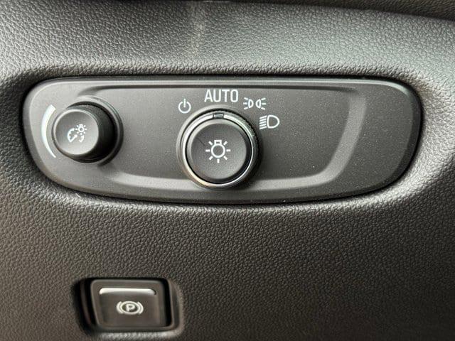 new 2025 Chevrolet Blazer car, priced at $32,726