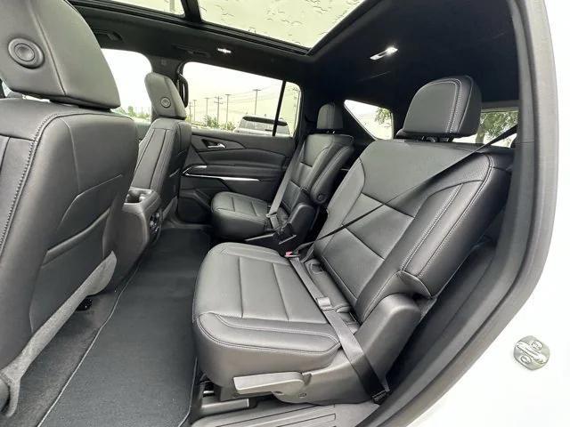 new 2025 Chevrolet Traverse car, priced at $43,863