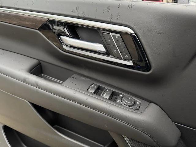 new 2025 Chevrolet Suburban car, priced at $71,802