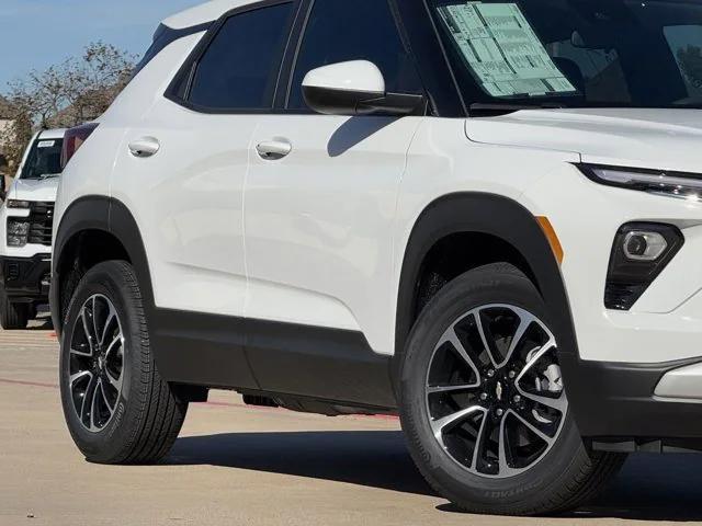 new 2025 Chevrolet TrailBlazer car, priced at $26,612