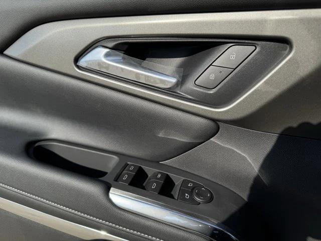 new 2025 Chevrolet Traverse car, priced at $44,980