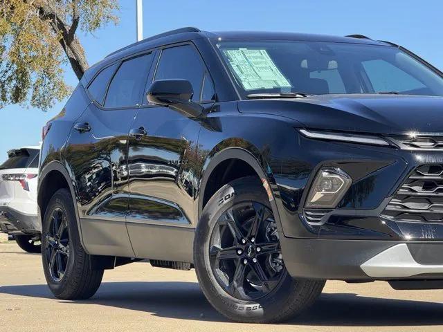 new 2025 Chevrolet Blazer car, priced at $32,030