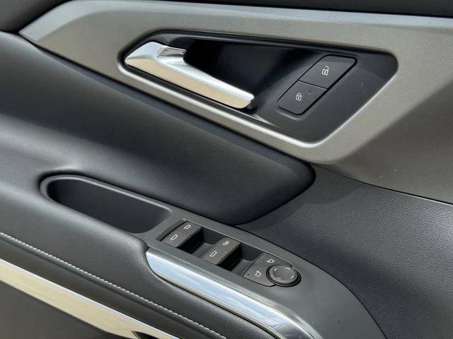 new 2025 Chevrolet Traverse car, priced at $41,688