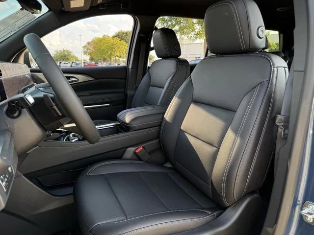 new 2026 Chevrolet Traverse car, priced at $42,225