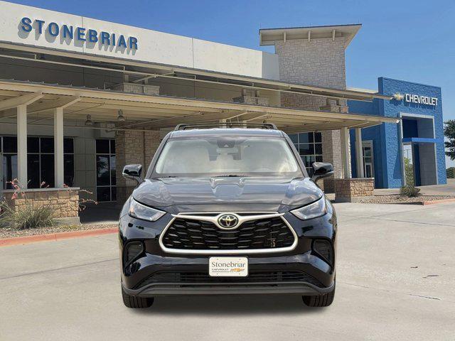 used 2022 Toyota Highlander car, priced at $23,500