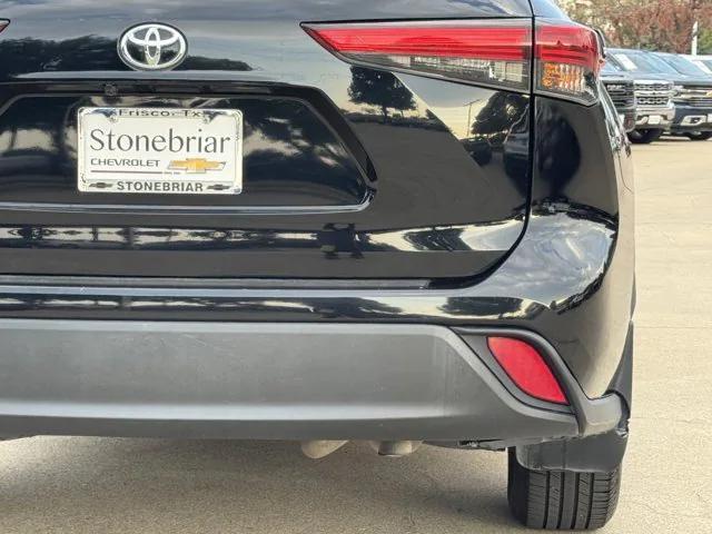 used 2022 Toyota Highlander car, priced at $23,500
