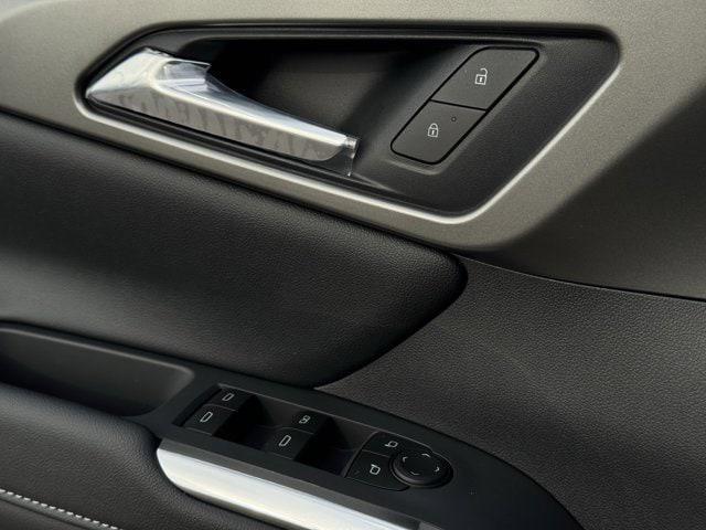 new 2025 Chevrolet Traverse car, priced at $41,690
