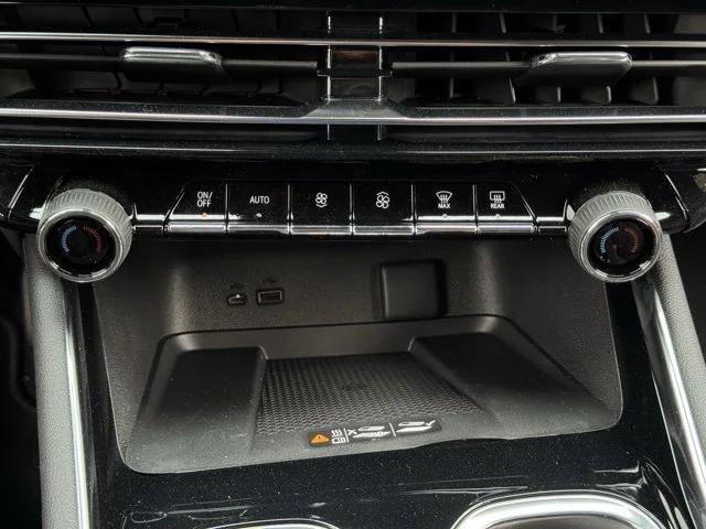 new 2025 Chevrolet Traverse car, priced at $41,229